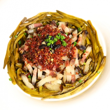幹黃花菜蒸鄉裏臘（là）肉