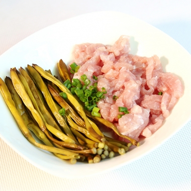 黃（huáng）花菜肉絲-2