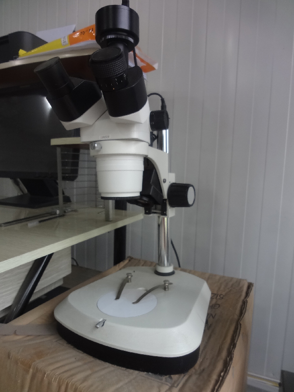 连续变倍体式显微（wēi）镜