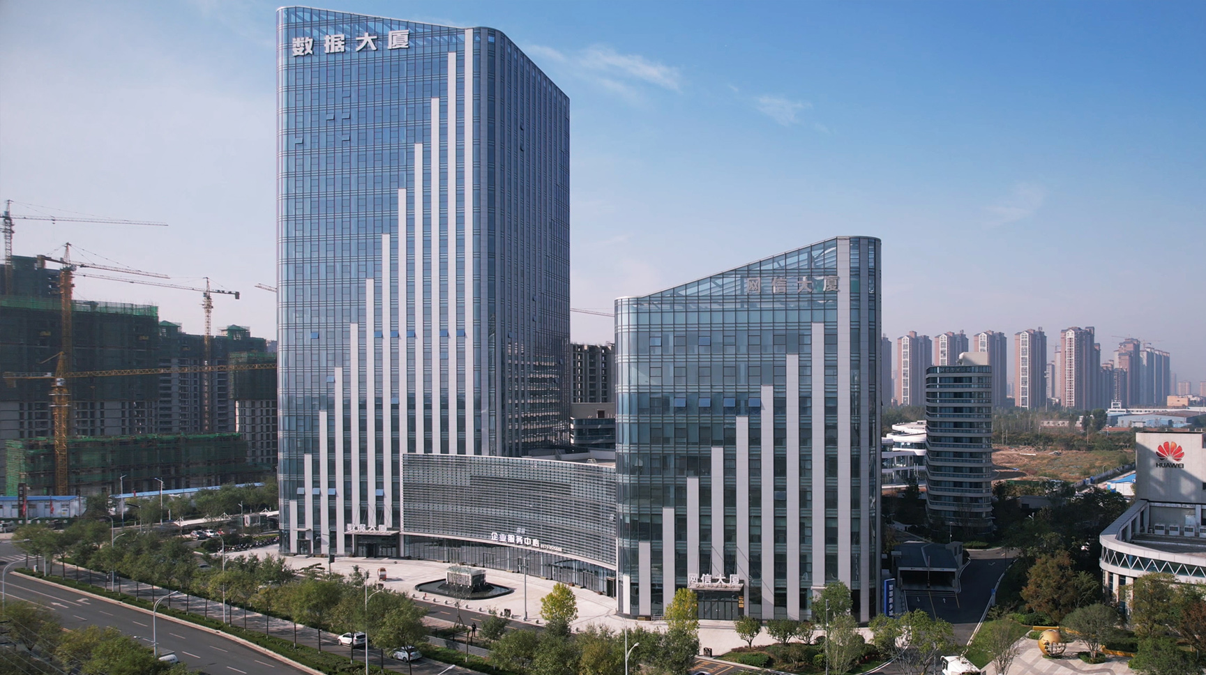 绿丰岩棉夹芯板 | 华为大数（shù）据中心项目